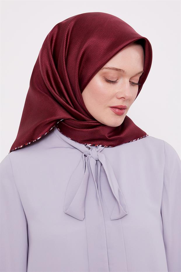 Vişne Benekli Twill İpek Eşarp