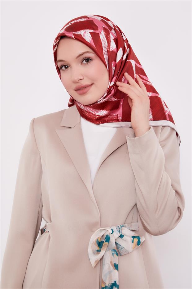Vişne Harf Baskılı Twill İpek Eşarp