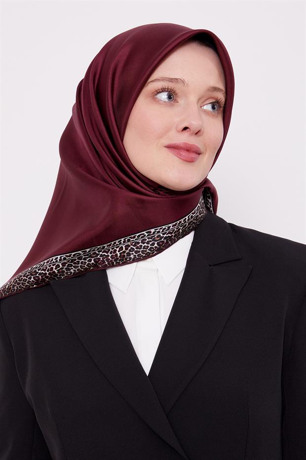 Vişne Şerit Leopar Desen Twill İpek Eşarp