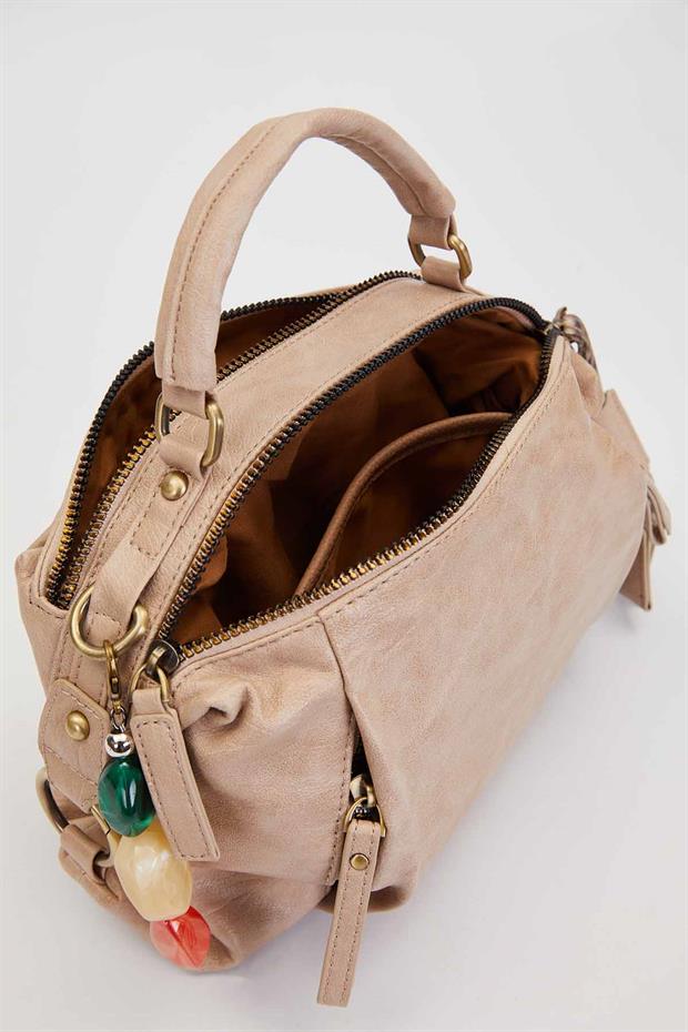 Vizon Çoklu Aksesuar Detaylı Omuz Çantası