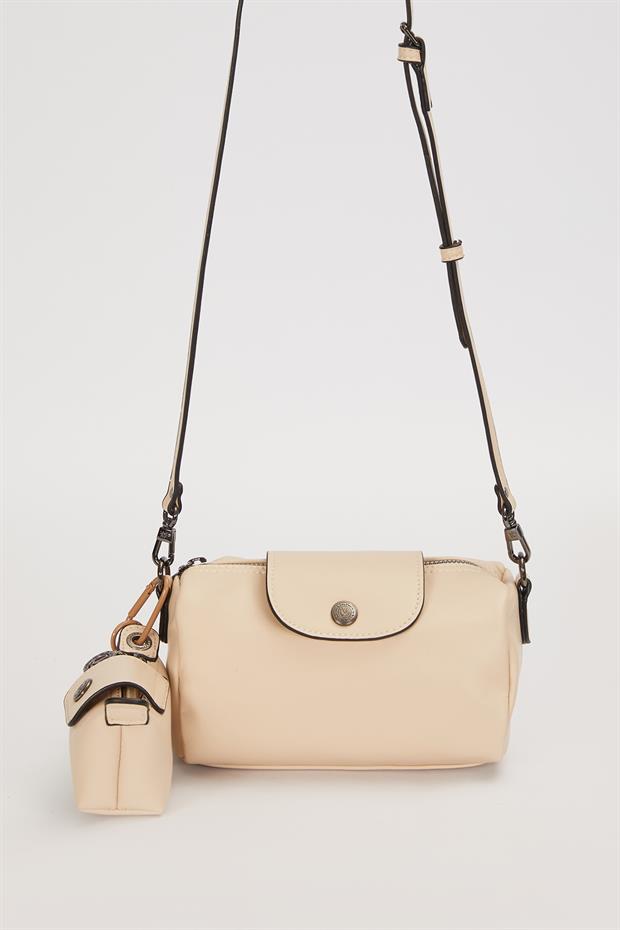 Vizon Silindir Model Charm Detaylı Omuz Çantası