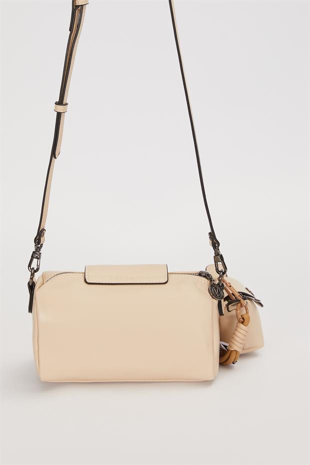 Vizon Silindir Model Charm Detaylı Omuz Çantası