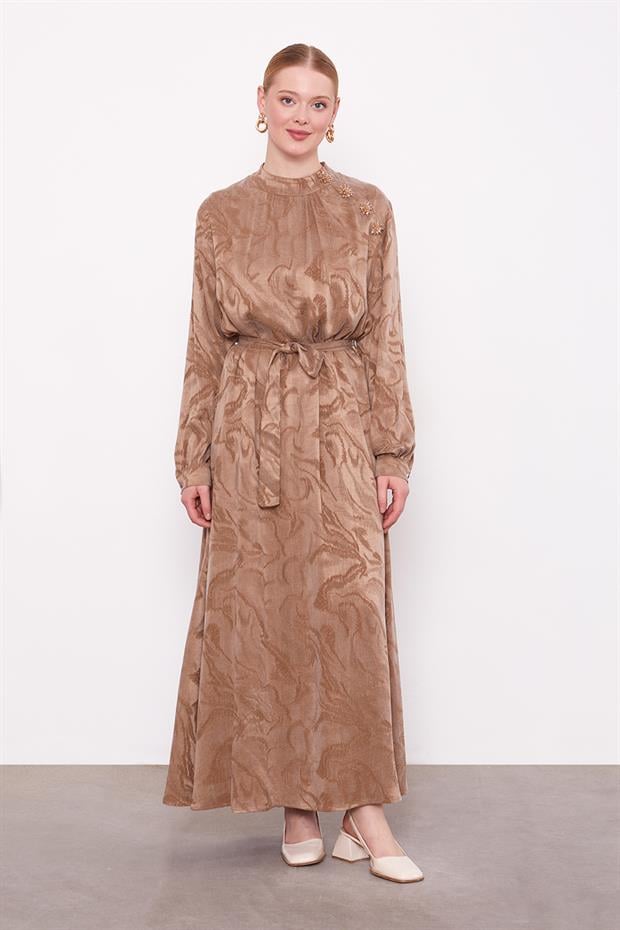 VİZON Yakası Taş Detaylı Cupra Elbise