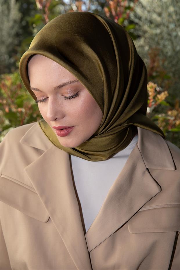 Yağ Yeşili Çift Taraflı Twill İpek Eşarp