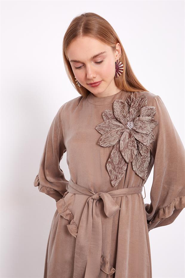 Yağ Yeşili Yakası Çiçek Detaylı Cupra Elbise