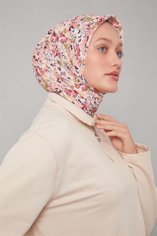Yavruağzı Karışık Çiçek Desen Soft Eşarp