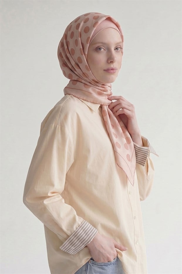Yavruağzı Puantiyeli Twill İpek Eşarp