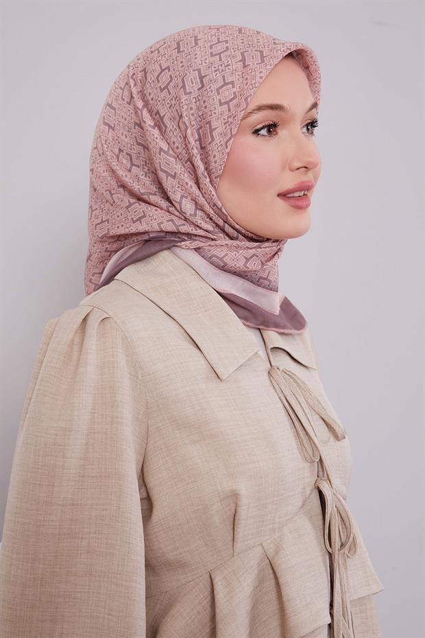 Yavruağzı Puzzle Desen Soft Eşarp