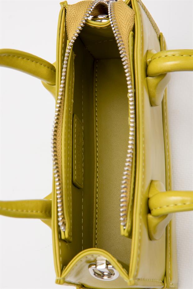 Yeşil Ayarlanabilir Kilit Detaylı El Çantası