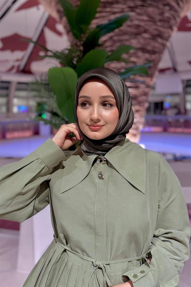 Yeşil Benek Desen Monogram İpek Eşarp