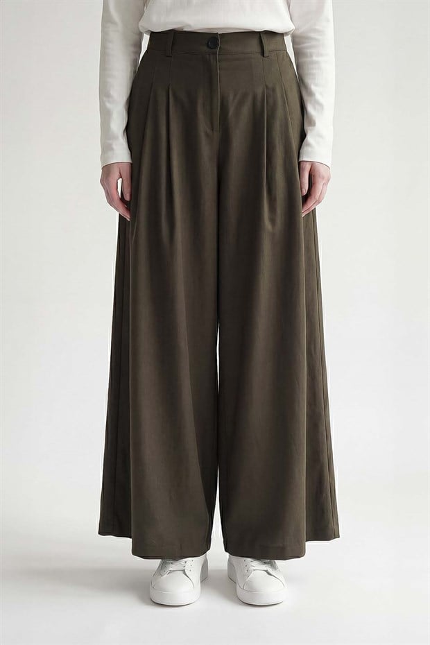 Yeşil Bol Paça Pile Detaylı Pantolon