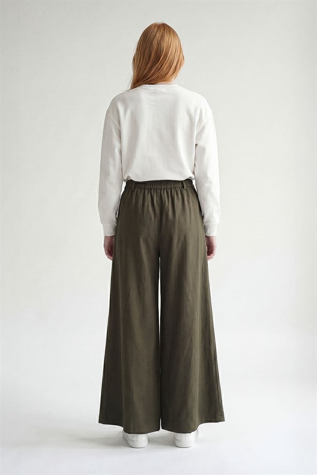 Yeşil Bol Paça Pile Detaylı Pantolon