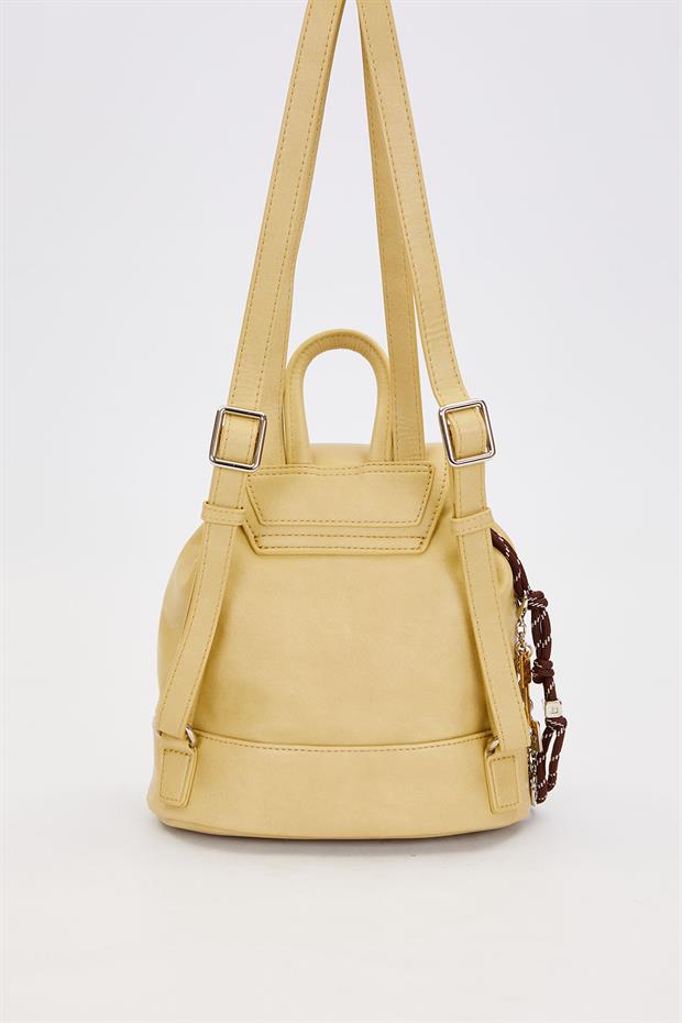 Yeşil Charm Aksesuar Detaylı Sırt Çantası