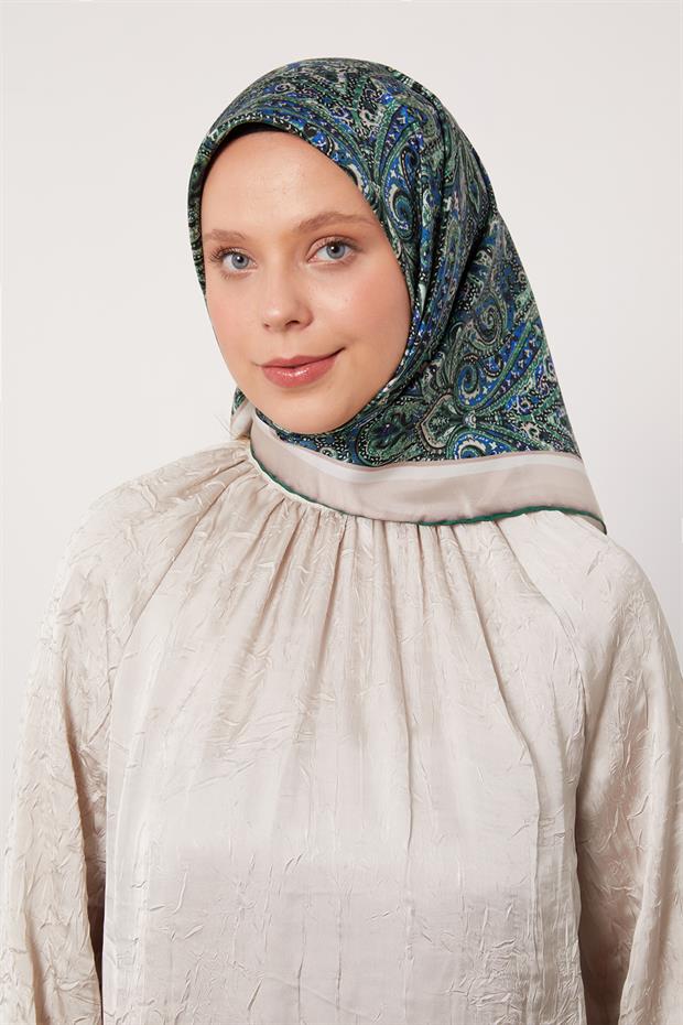 Yeşil Etnik Desen Twill İpek Eşarp