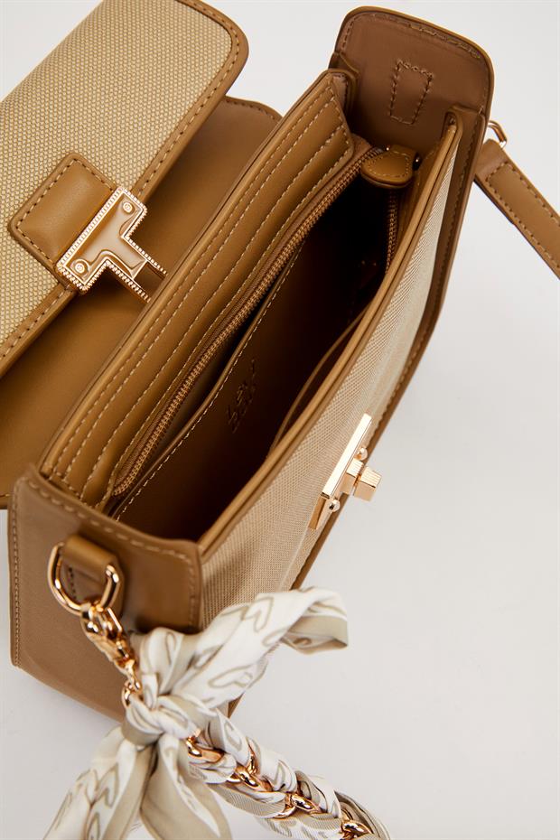 Yeşil Fular Bağlama Detaylı Omuz Çantası