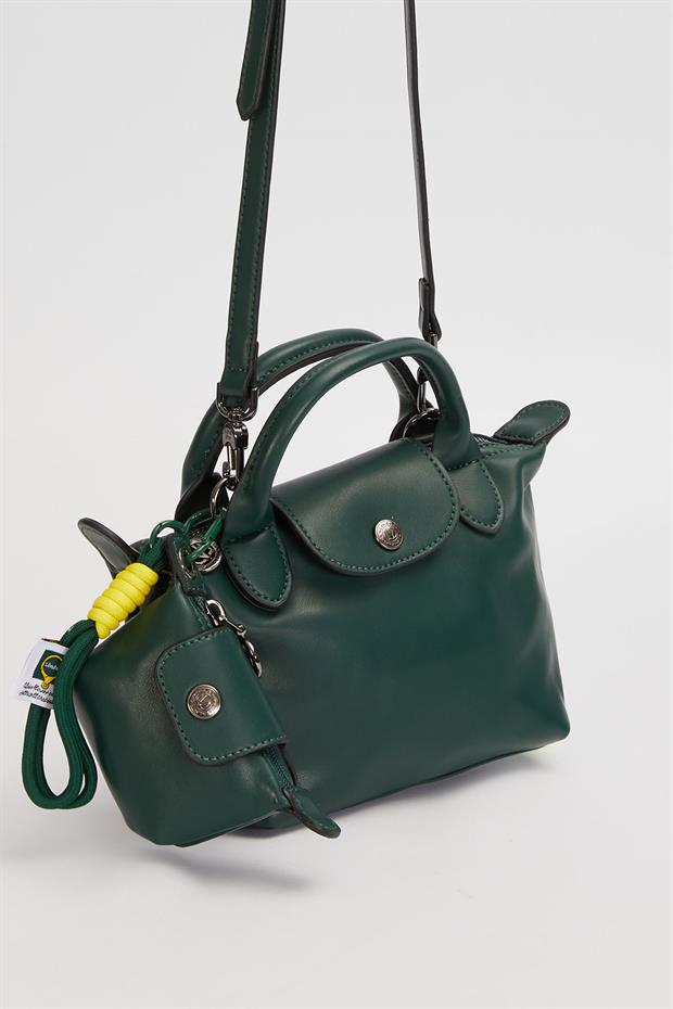 Yeşil İp Saçaklı Charm Detaylı El Çantası