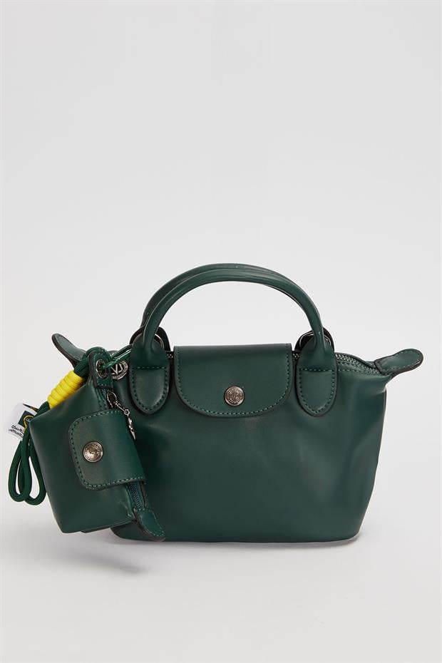 Yeşil İp Saçaklı Charm Detaylı El Çantası