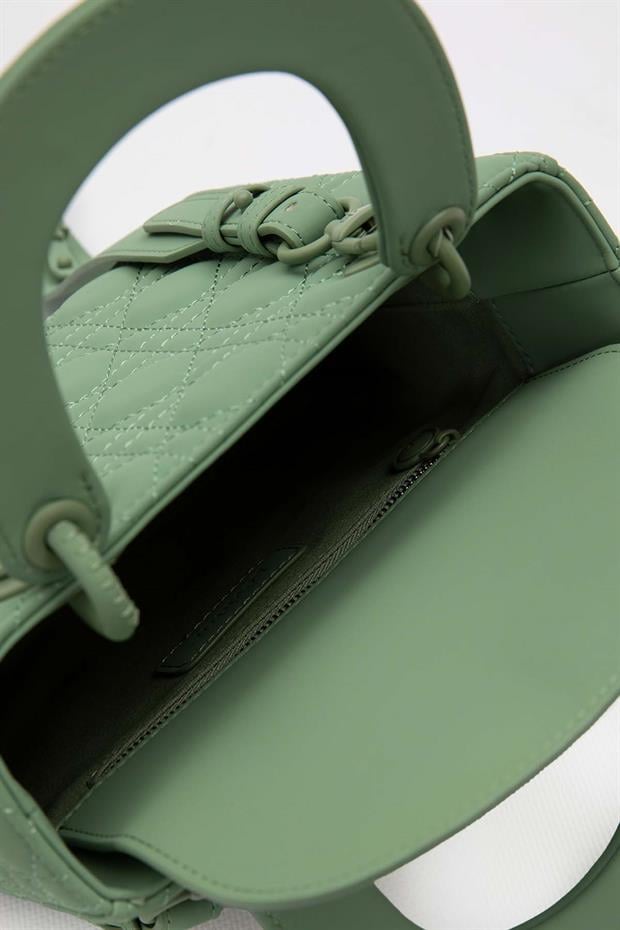 Yeşil Kare Aksesuar Detaylı El Çantası