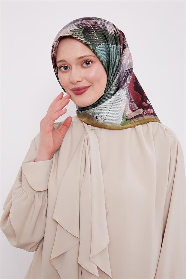 Yeşil İnce Çizgi Desen Twill İpek Eşarp