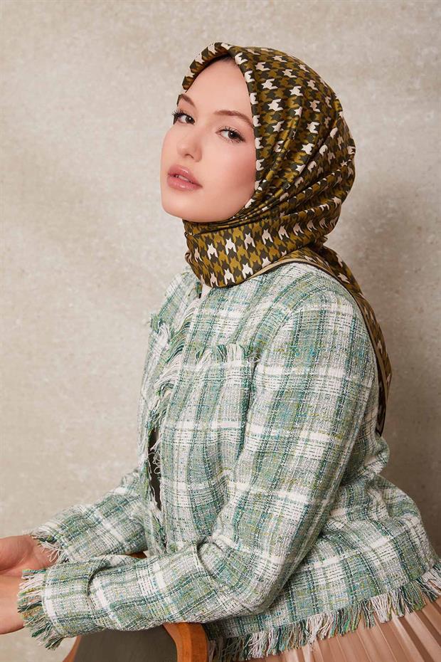 Yeşil Kazayağı Desen Twill İpek Eşarp