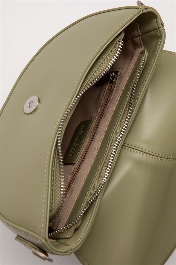 Yeşil Logo Zincir Detaylı Omuz Çantası