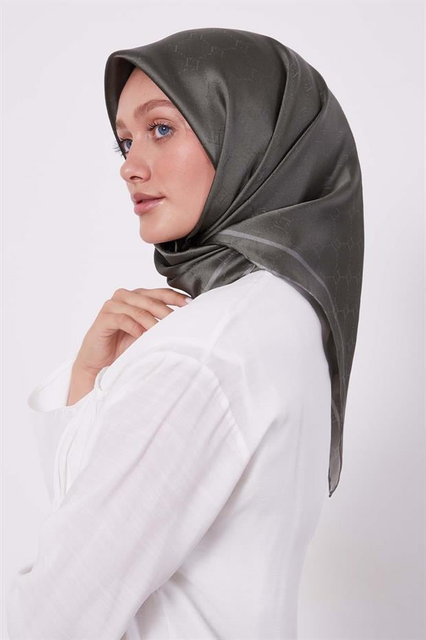 Yeşil Petek Desen Monogram İpek Eşarp