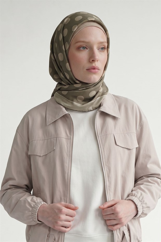 Yeşil Puantiyeli Twill İpek Eşarp