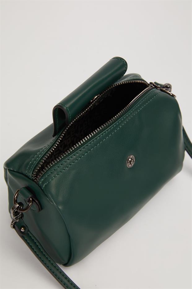 Yeşil Silindir Model Charm Detaylı Omuz Çantası