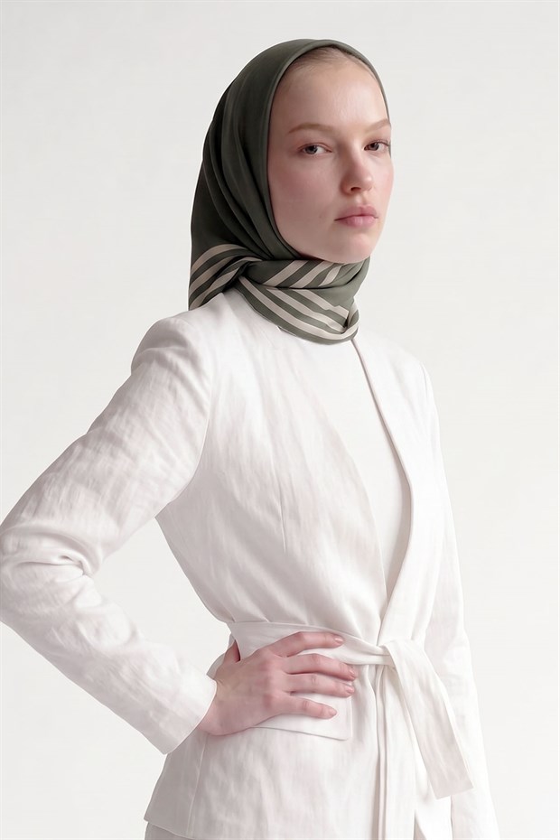 Yeşil Üç Çizgi Detaylı Twill İpek Eşarp