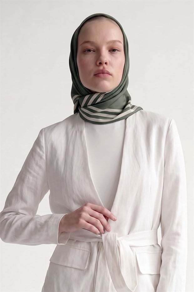 Yeşil Üç Çizgi Detaylı Twill İpek Eşarp