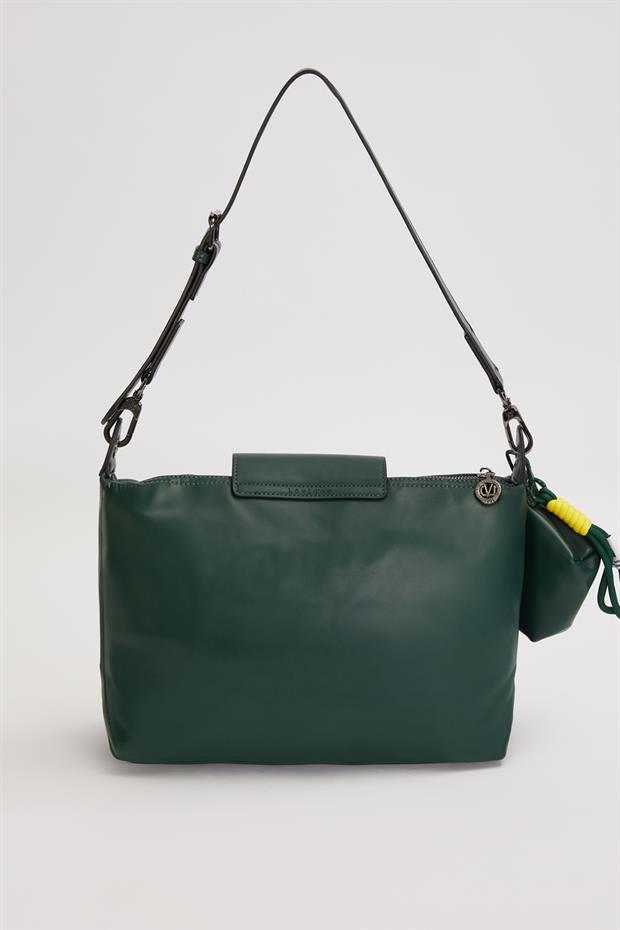 Yeşil Üst Kapaklı Charm Detay Omuz Çantası