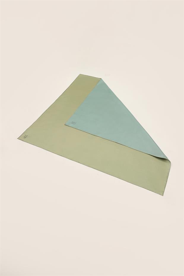 Yosun Yeşili Çift Taraflı Twill İpek Eşarp