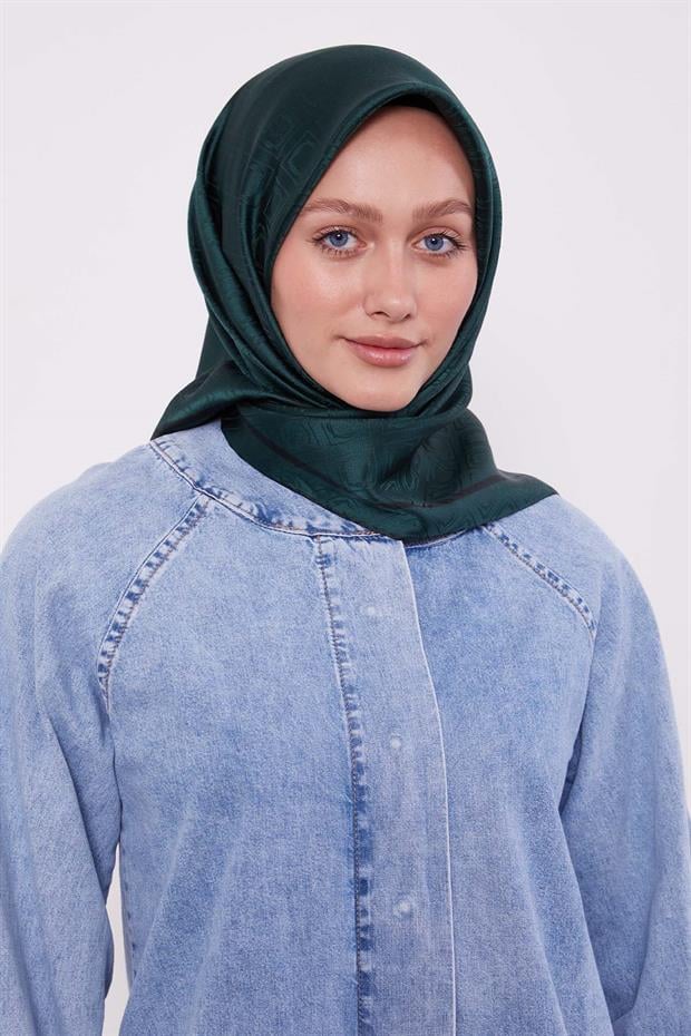 Zümrüt Yeşili Baklava Desen Monogram İpek Eşarp