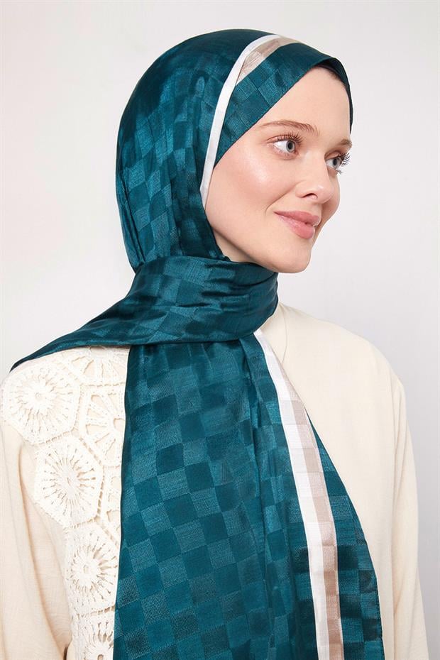 Zümrüt Yeşili Çizgili Dama Desen Monogram Şal