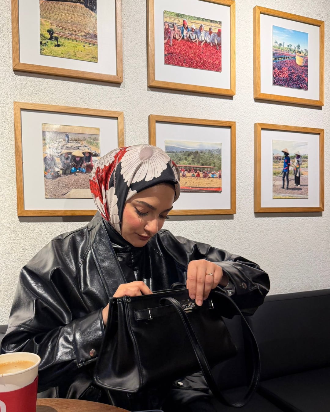 metal charmlı omuz çantası