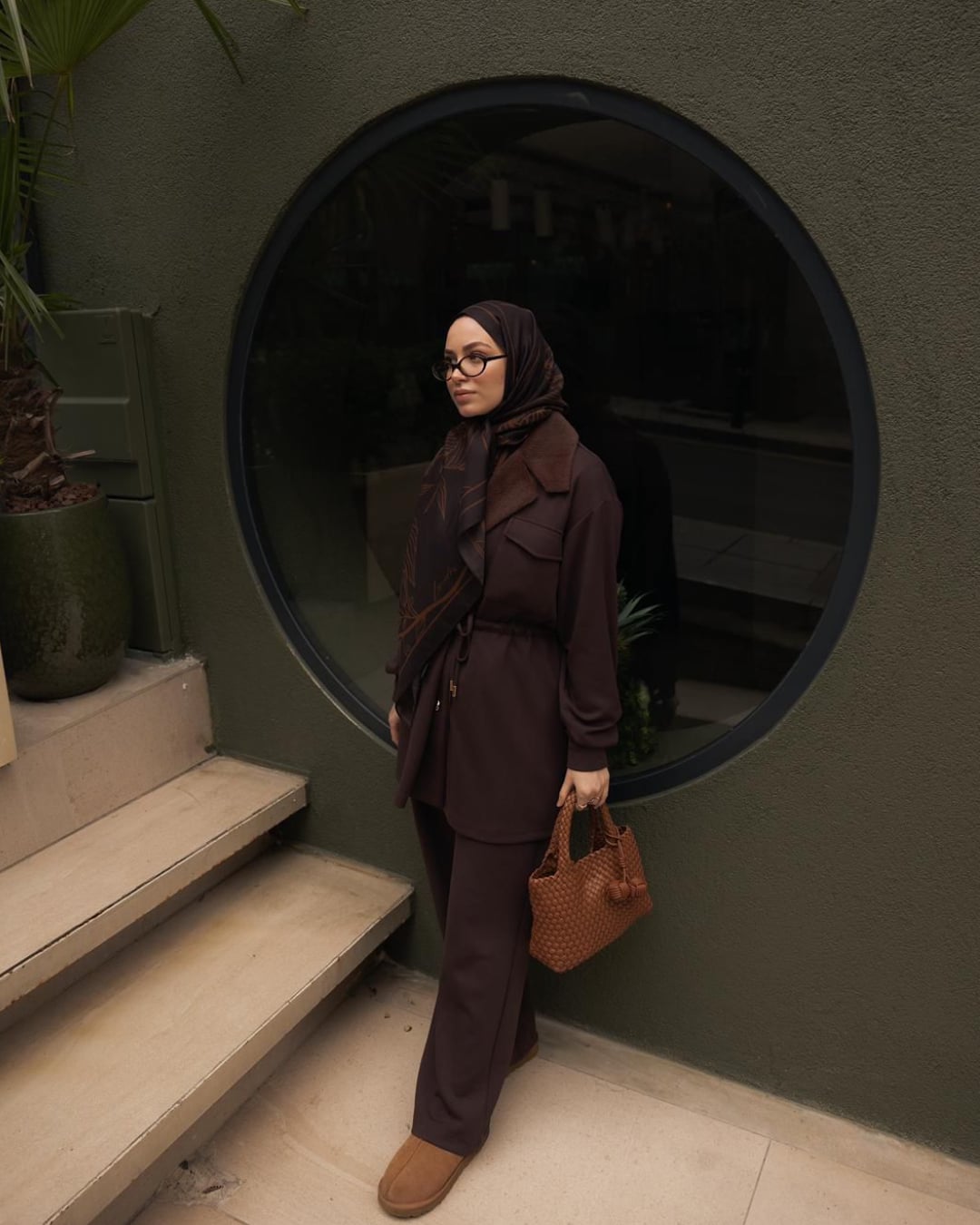 kürk yakalı takım