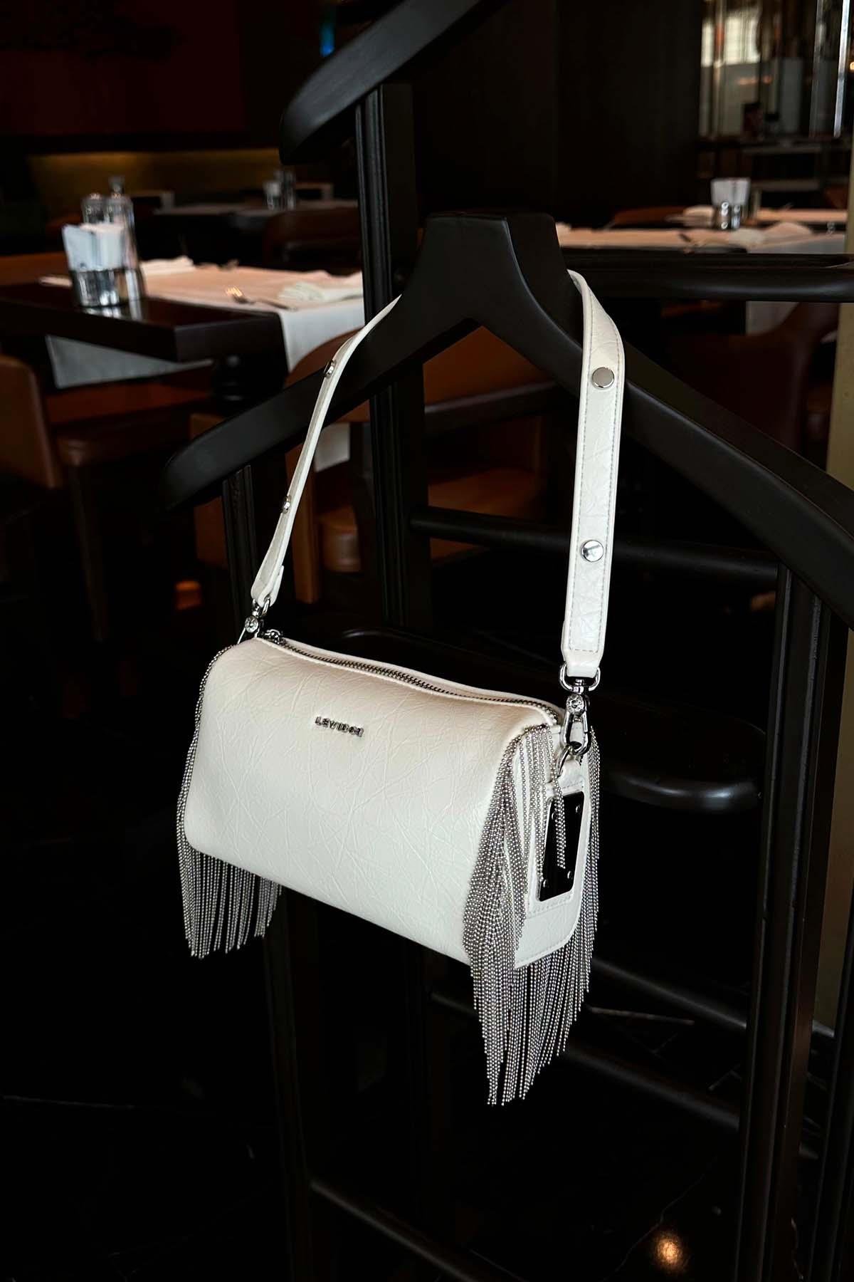 Bej Püskül Zincir Detaylı Omuz Çantası Levidor