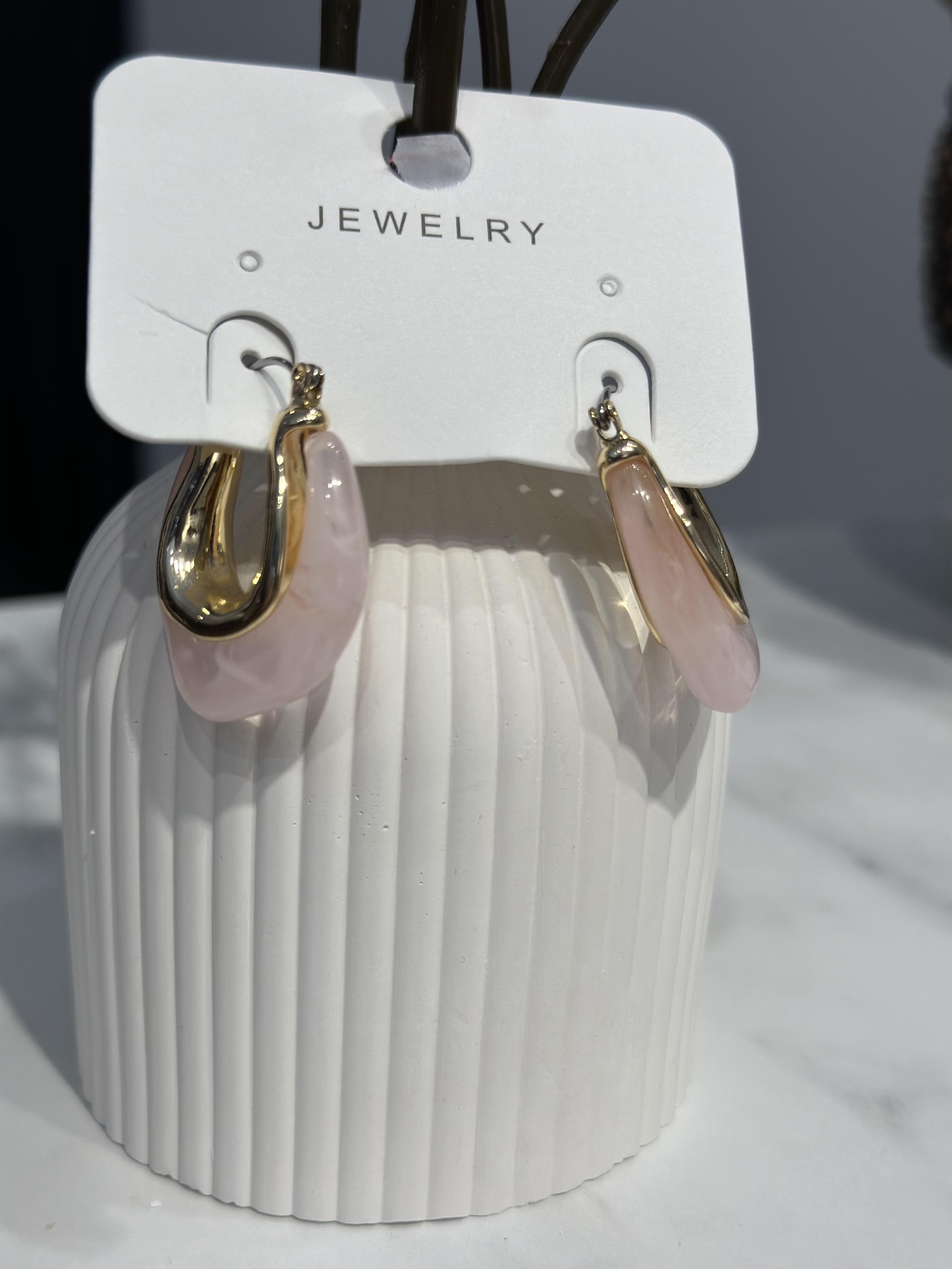  gold pembe detaylı sedefli küpe