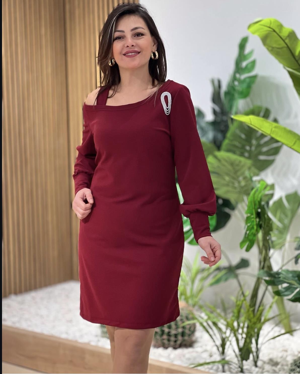 Bordo Broşlu Elbise