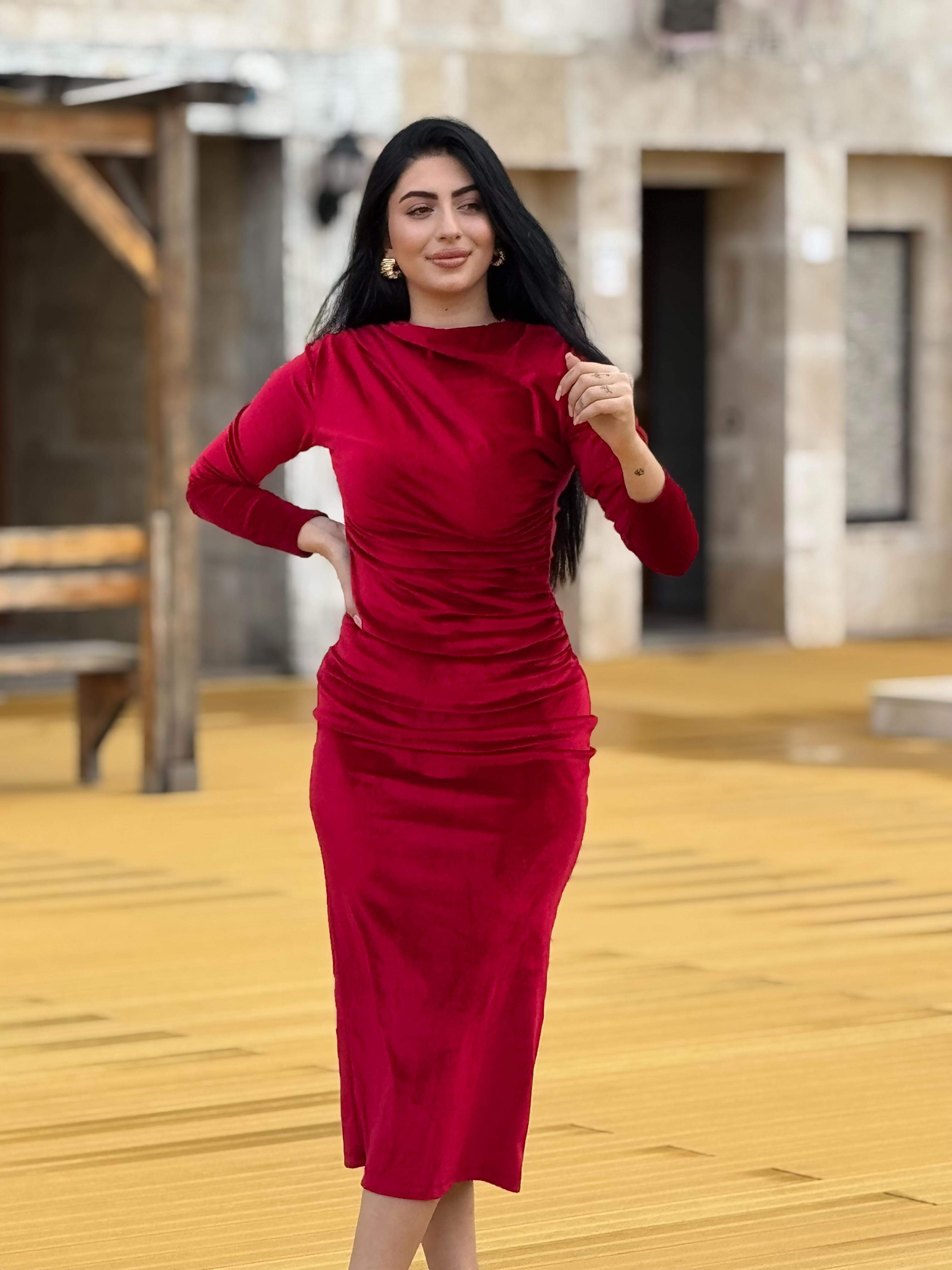 Kadife Kırmızı Elbise
