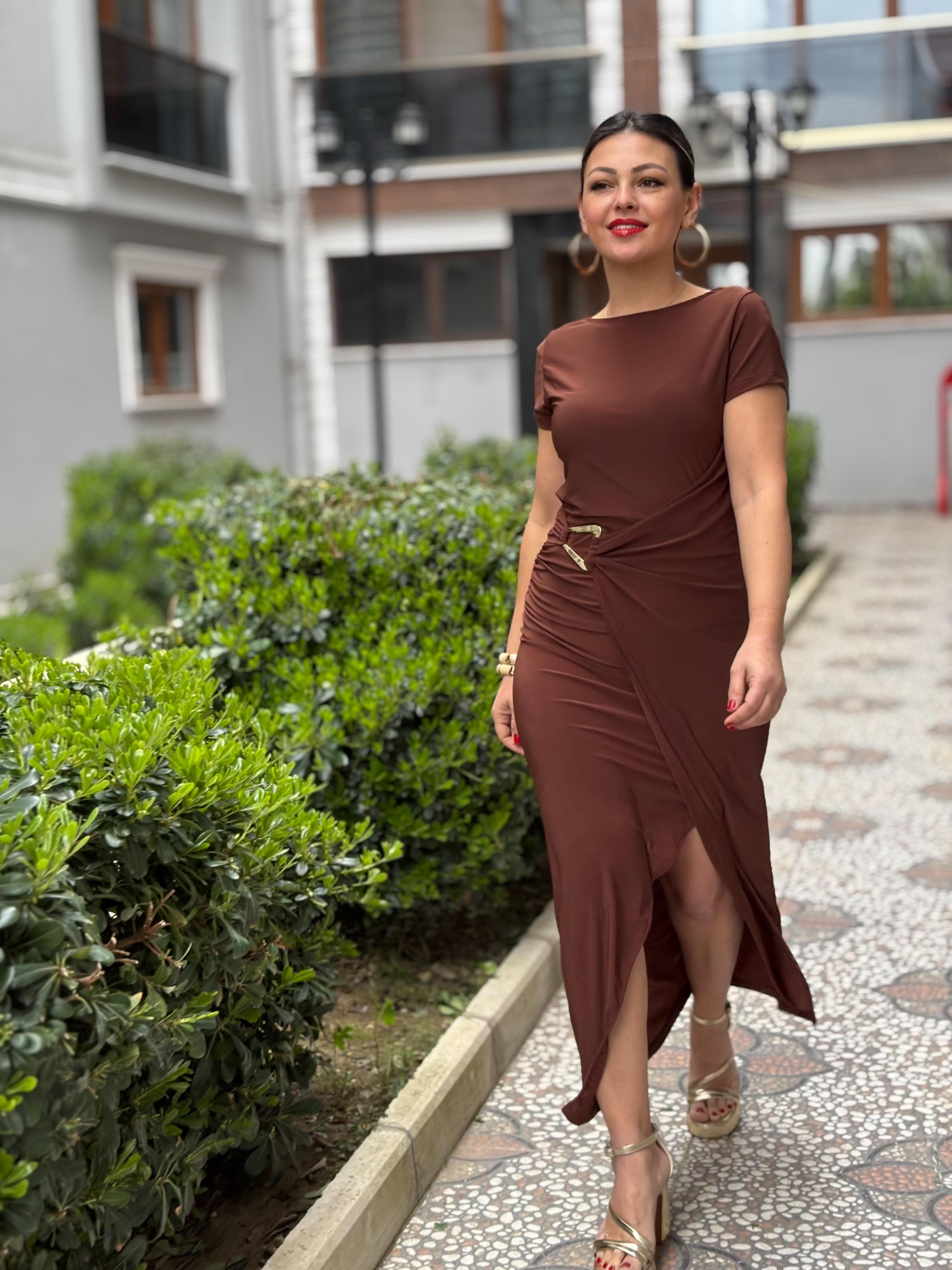 Kahve Gold Tokalı Kısa Kol Elbise