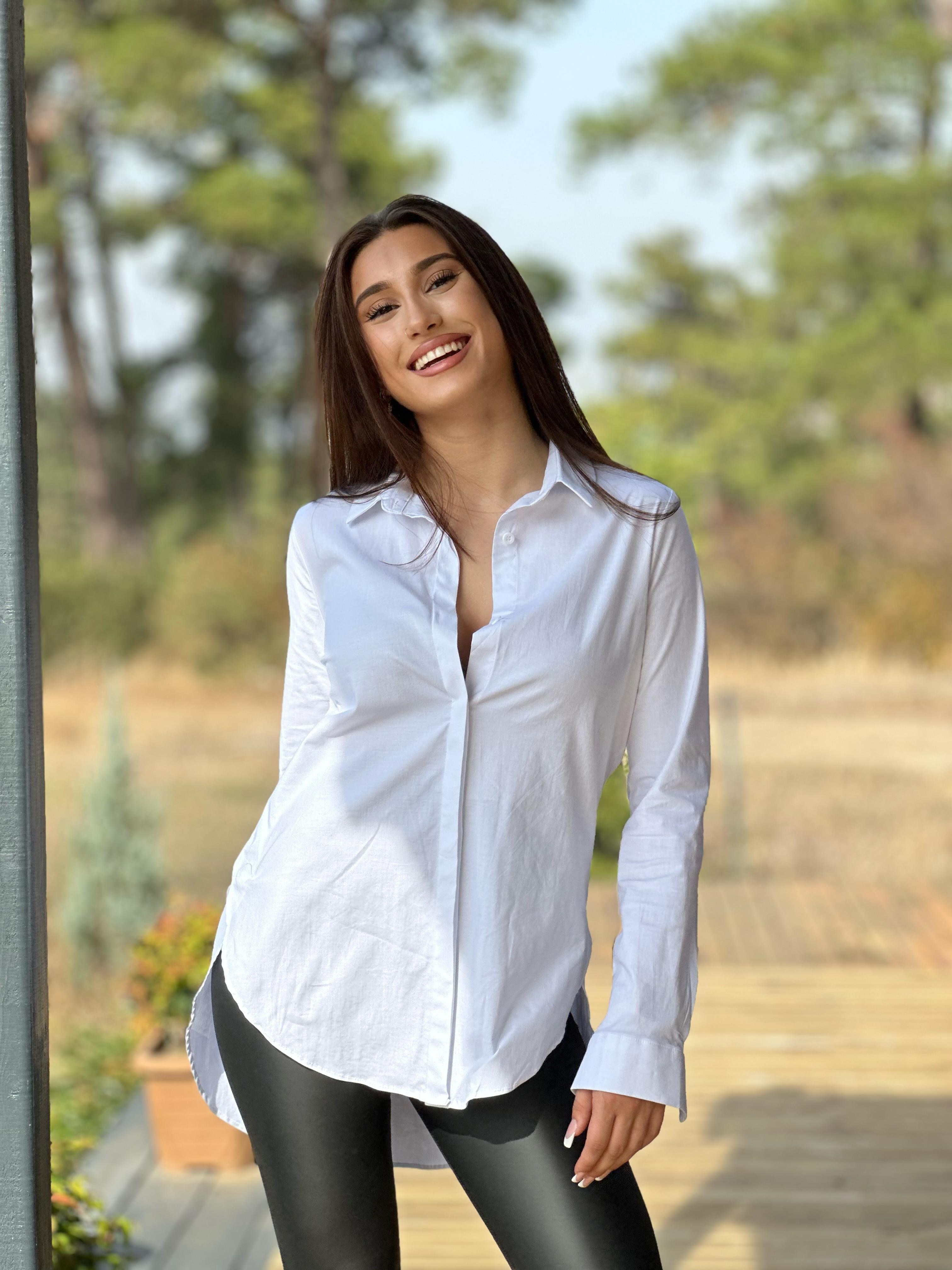 Karol Basic Yan Yırtmaçlı Gömlek