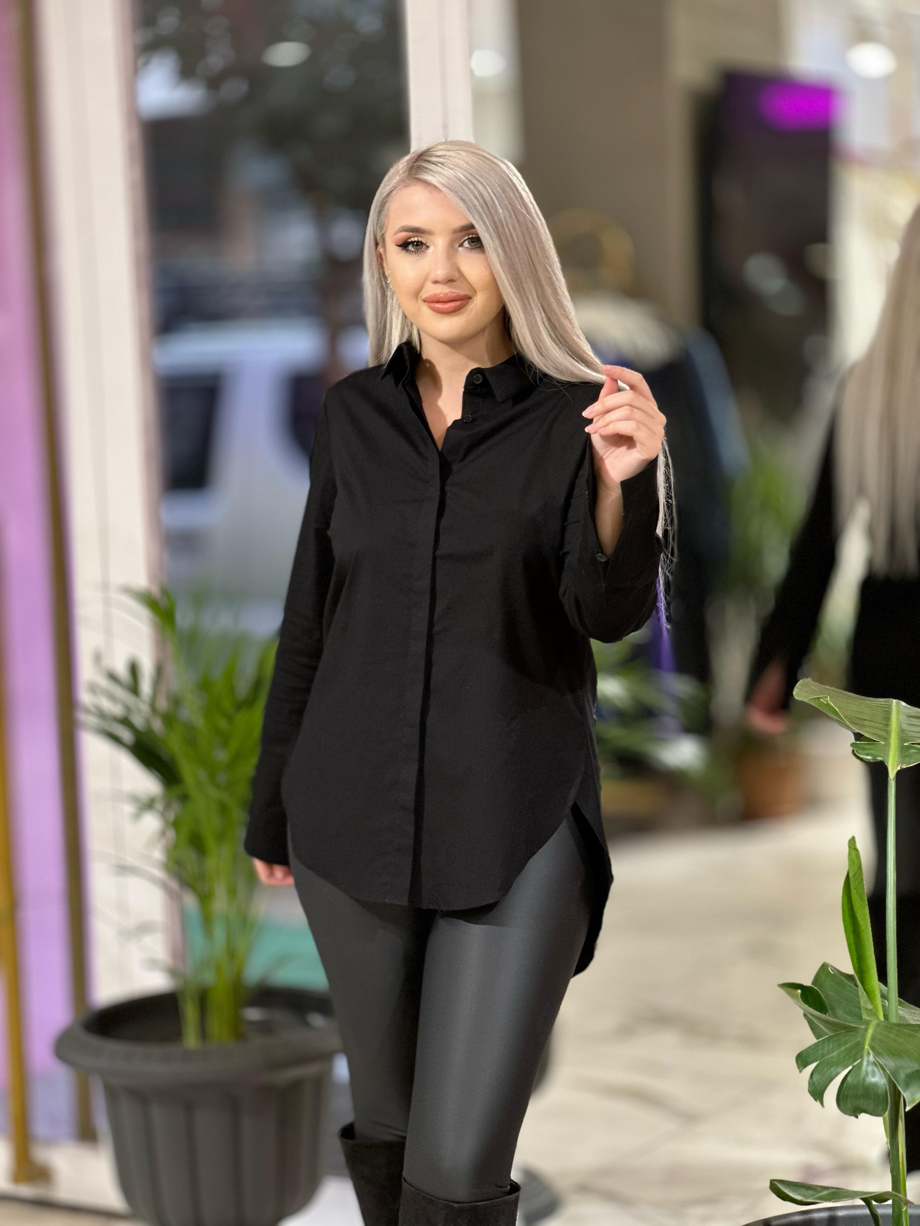 Karol Siyah Yan Yırtmaçlı Gömlek 