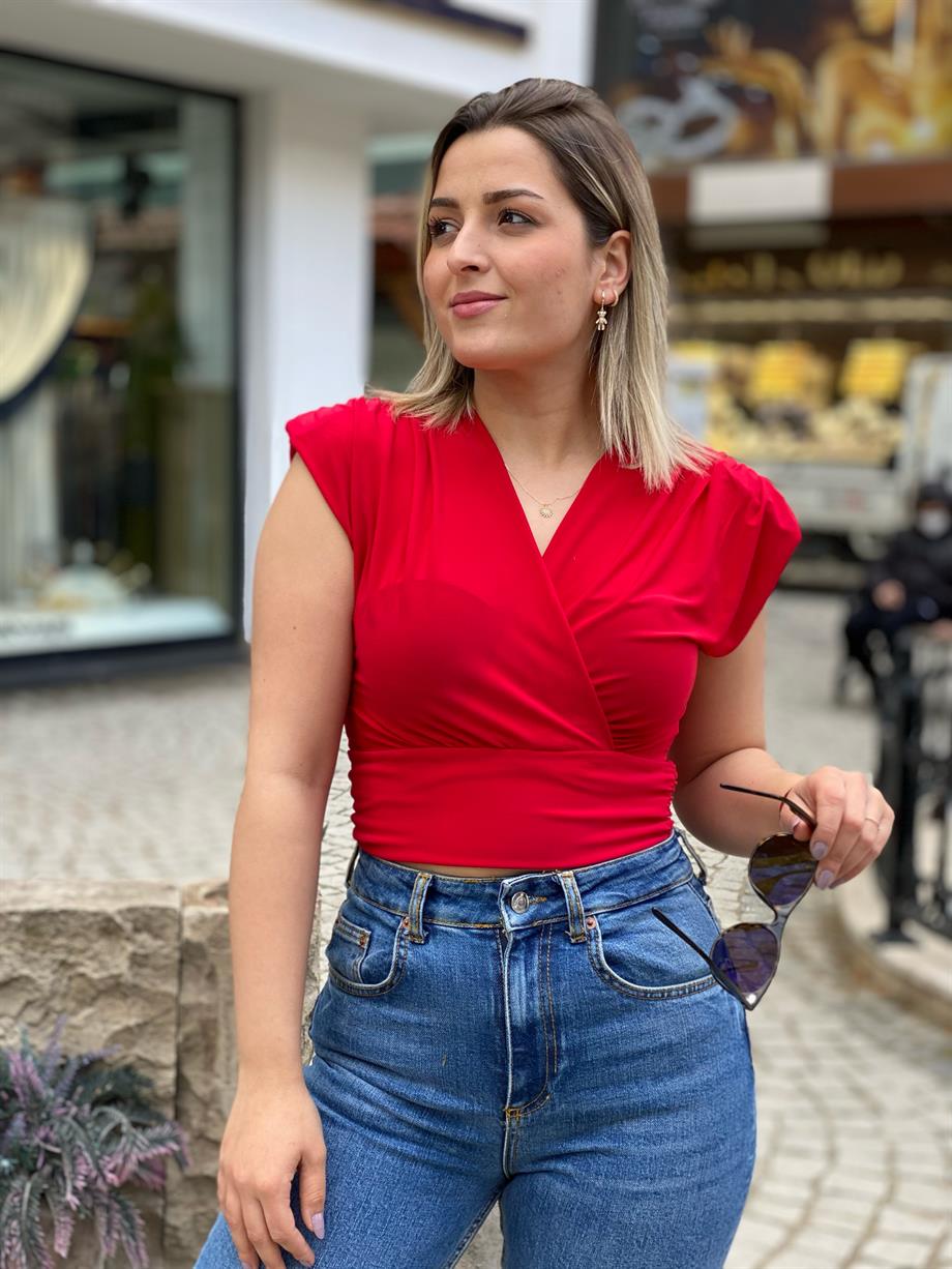 Kırmızı Omuz Vatkalı Tasarım Bluz