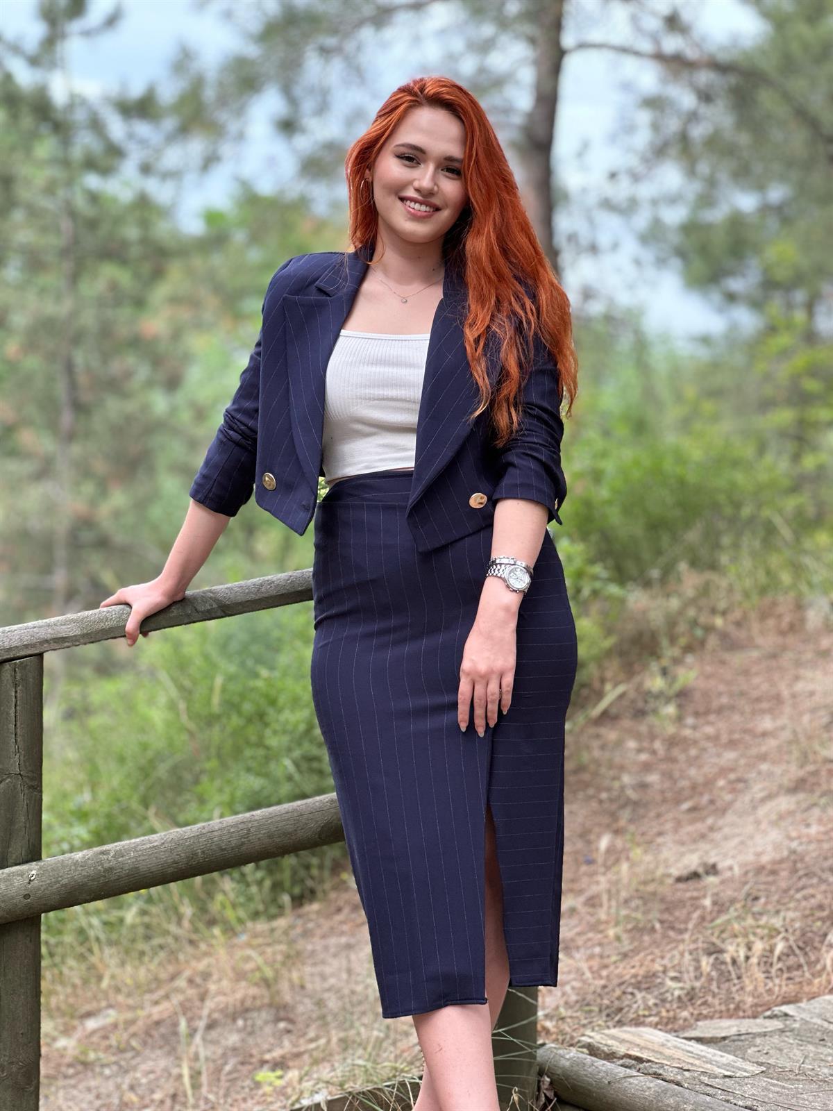 Lacivert Gold Düğme Çizgili Etekli Takım
