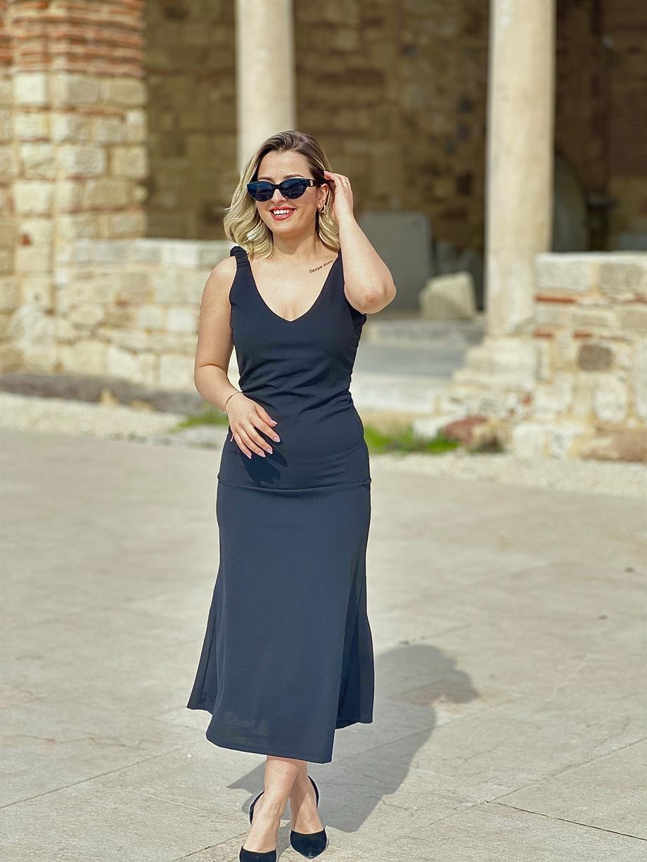 Siyah Askılı Elbise