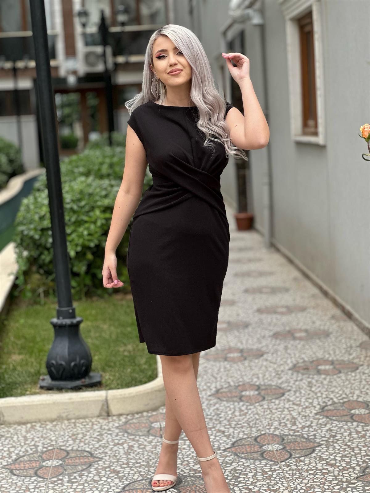 Siyah Bel Drapeli Elbise