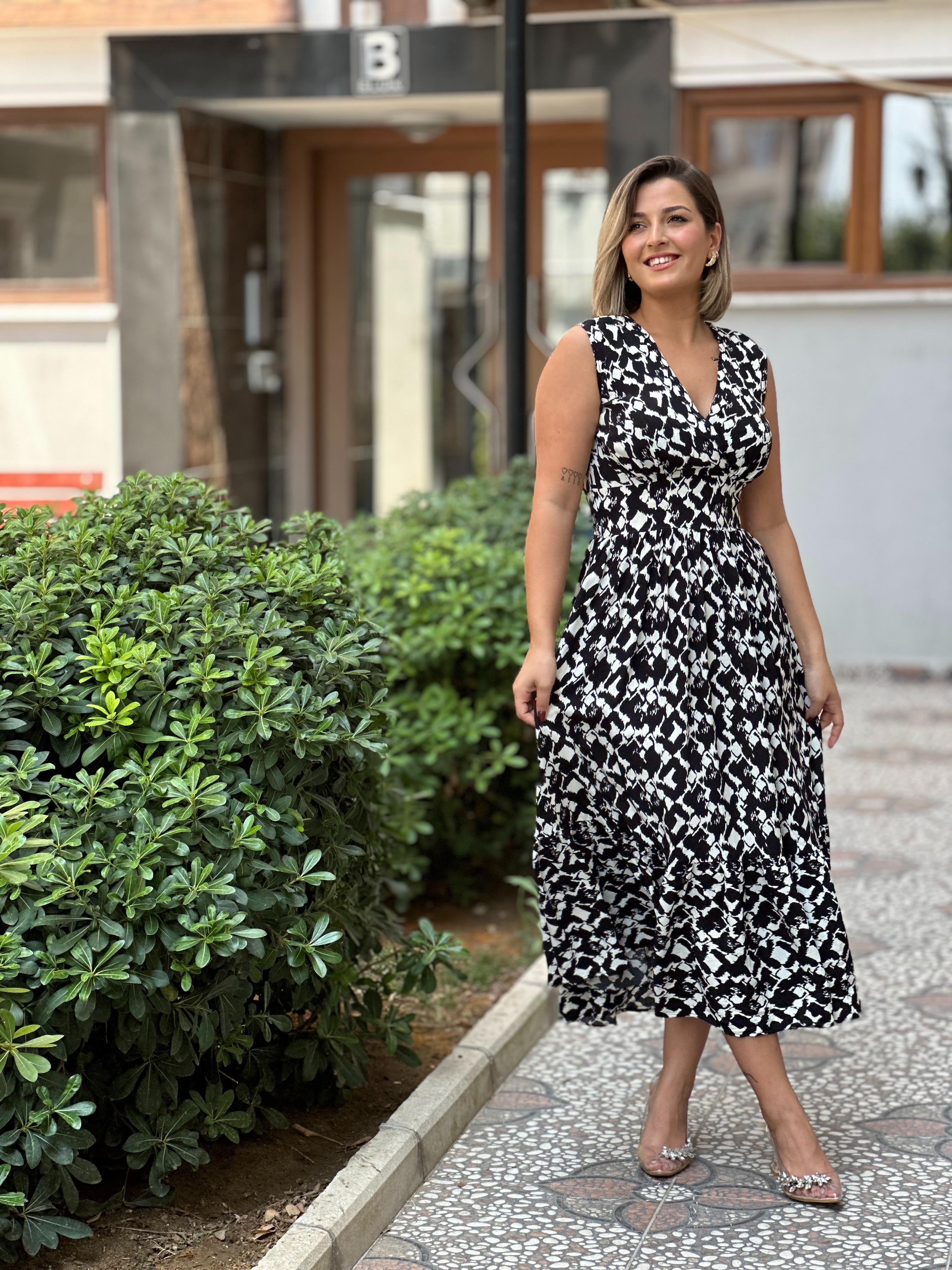 Siyah Beyaz Kruvaze Yaka Elbise