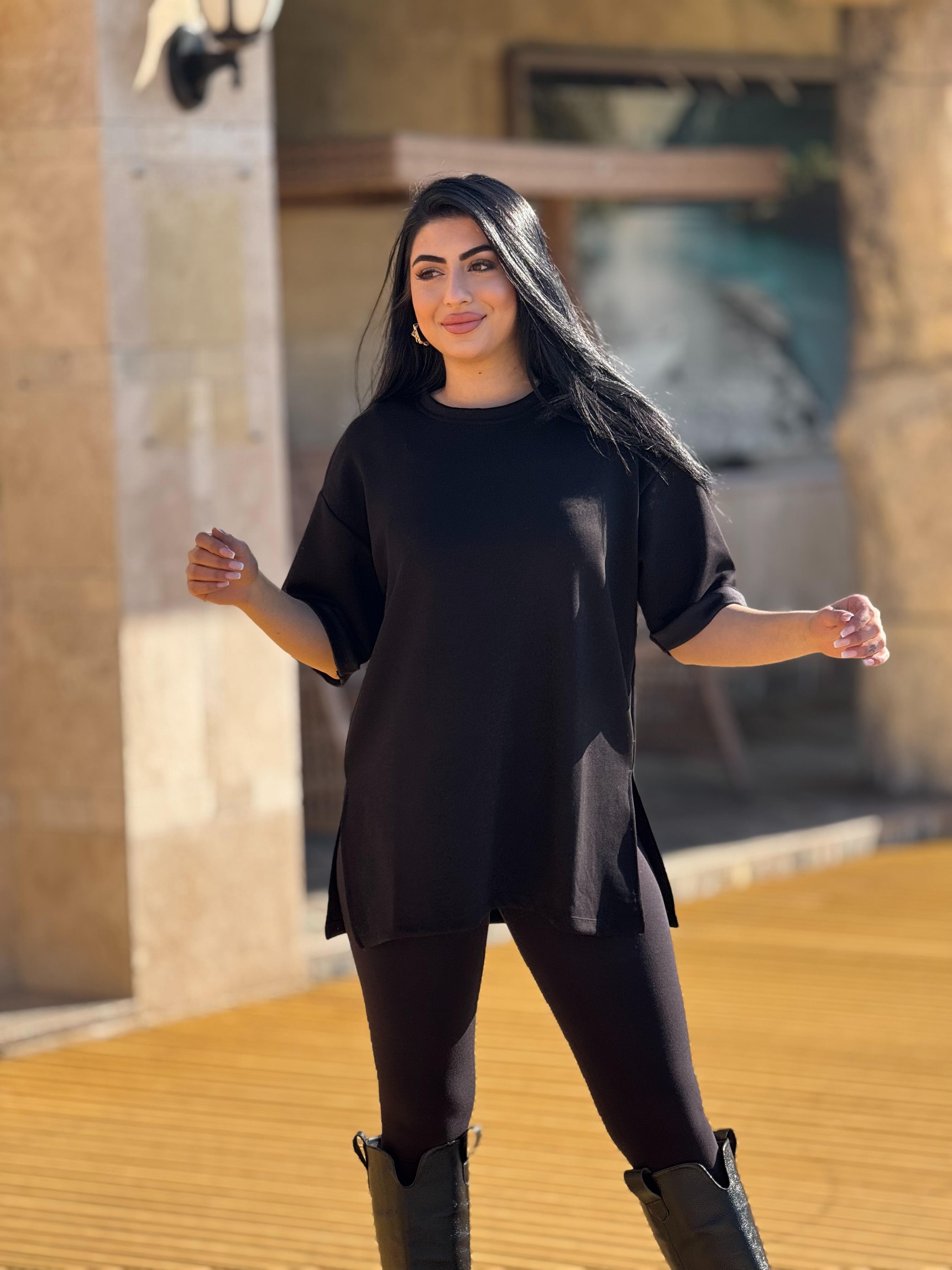 Siyah Duble Kol Yan Detayı Yırtmaçlı Tshirt 