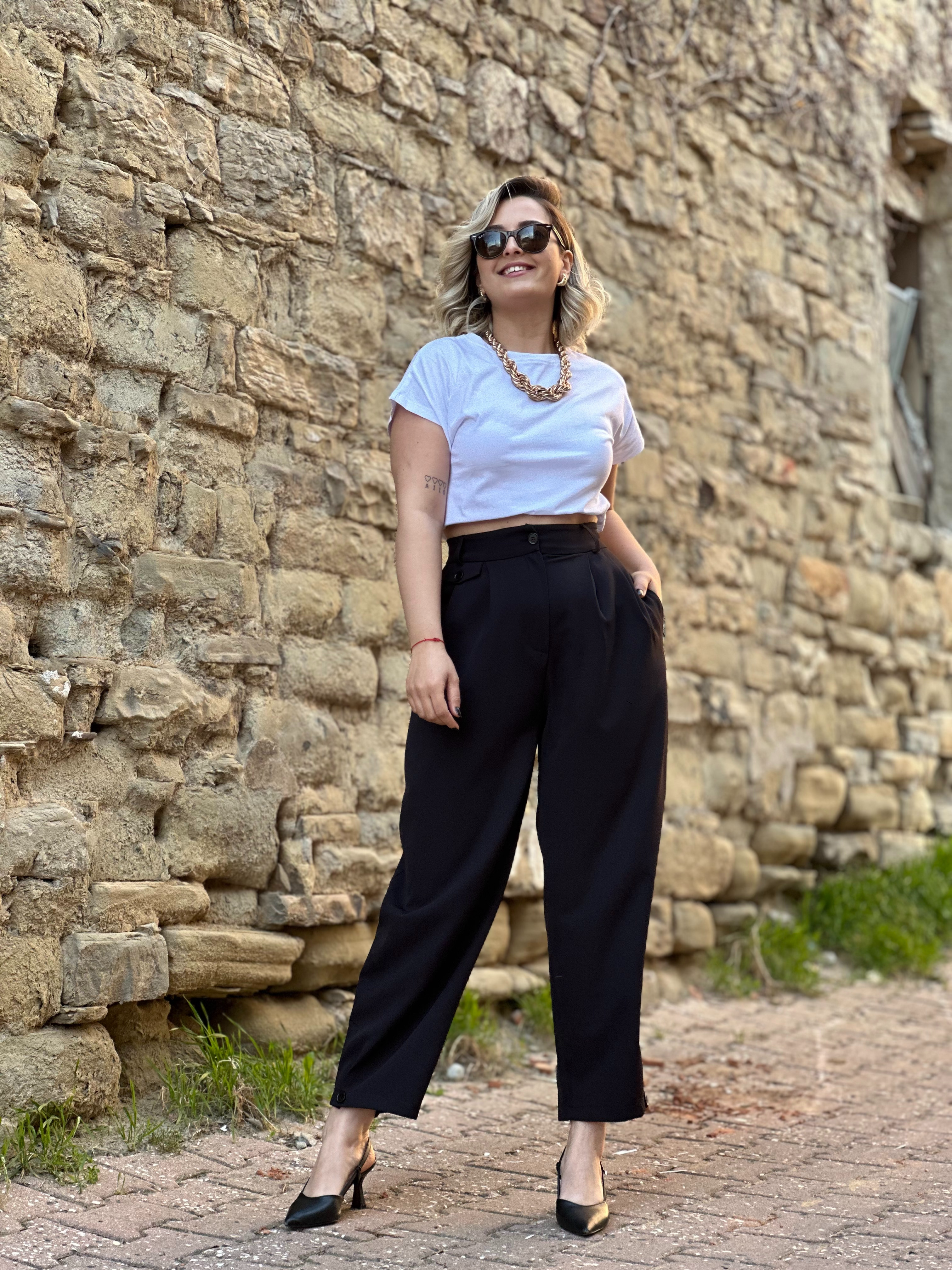 Siyah Paça Düğmeli Havuç Pantalon 